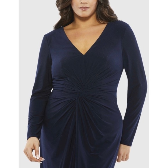 NWT MAC DUGGAL 49504 NWT Front Twist Long Sleeve V-Neck Gown‎ (Plus) Sz 14W $398 - Picture 3 of 6